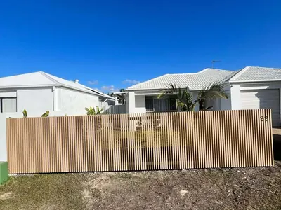 Woodonali woodgrain aluminium as fence and gate infill — Fences & Gates project