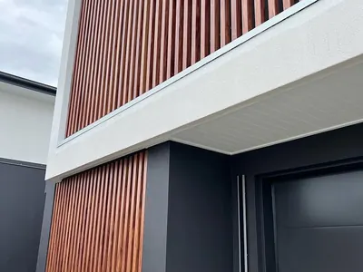 Woodonali woodgrain aluminium on a building facade — Facades project