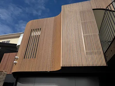 Woodonali woodgrain aluminium on a building facade — Facades project