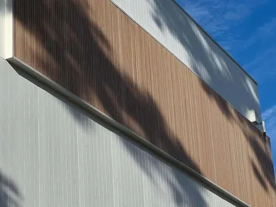 Woodonali woodgrain aluminium on a building facade — Facades project