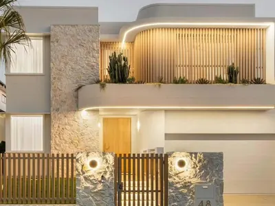 Woodonali woodgrain aluminium on a building facade — Facades project