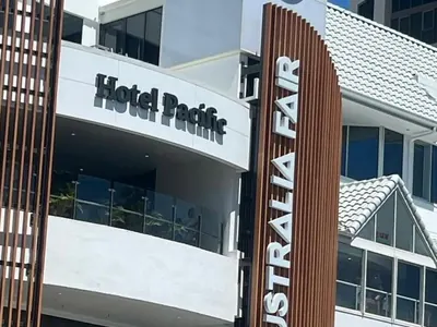Woodonali woodgrain aluminium on a building facade — Facades project