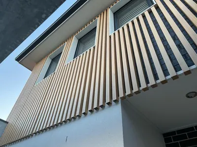 Woodonali woodgrain aluminium on a building facade — Facades project