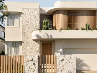 Woodonali woodgrain aluminium on a building facade — Facades project